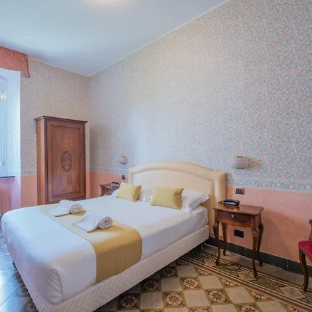 Fieschi Boutique Отель